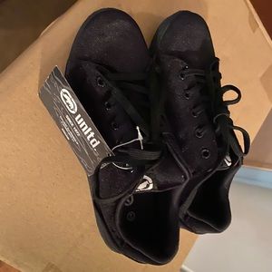 unltd. Girls shoe size 2 NWT